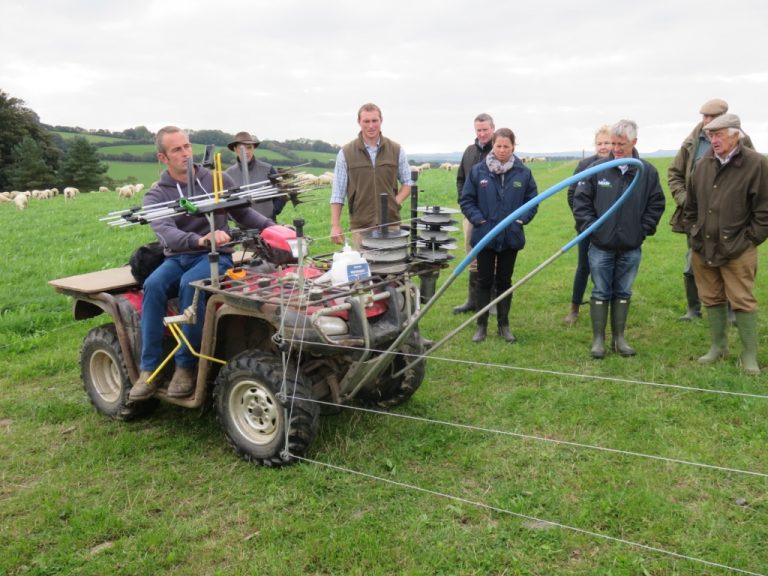 Nick Jasper shows how easy it is to put up and take down the three